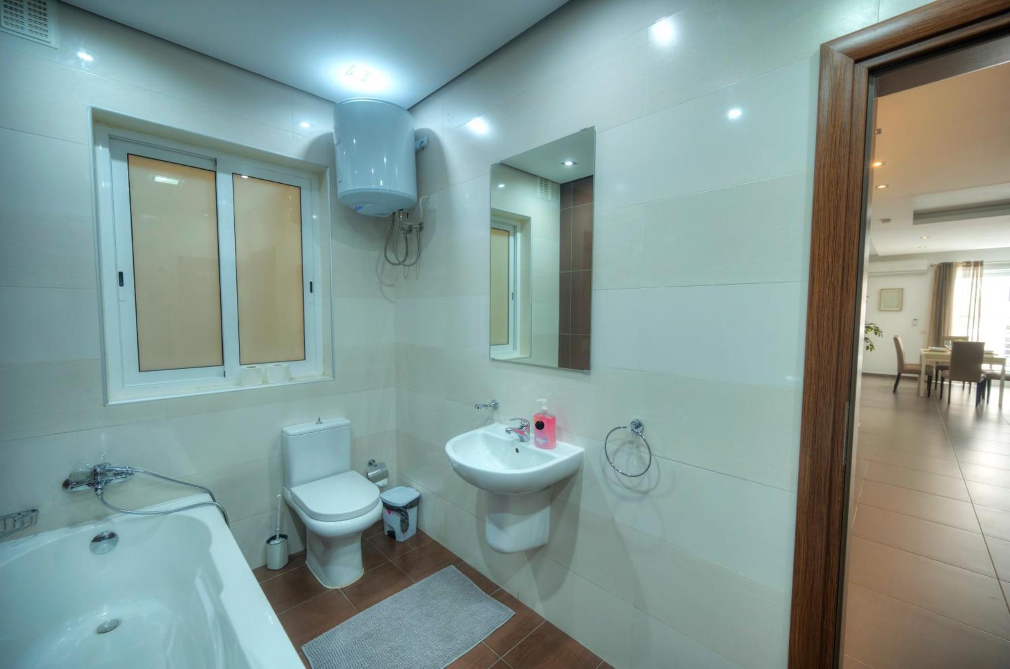 Bright & Large 2Bedrooms In Sliema Center Mpor1-1 المظهر الخارجي الصورة